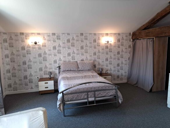 House Of 6 Bedrooms With Renovated Features In [location]