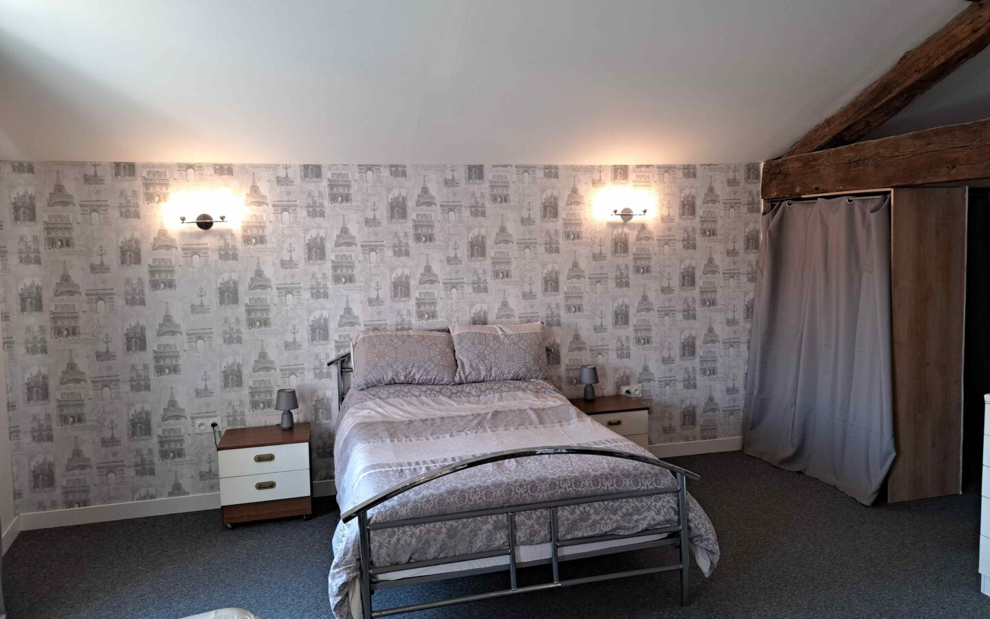 House Of 6 Bedrooms With Renovated Features In [location]