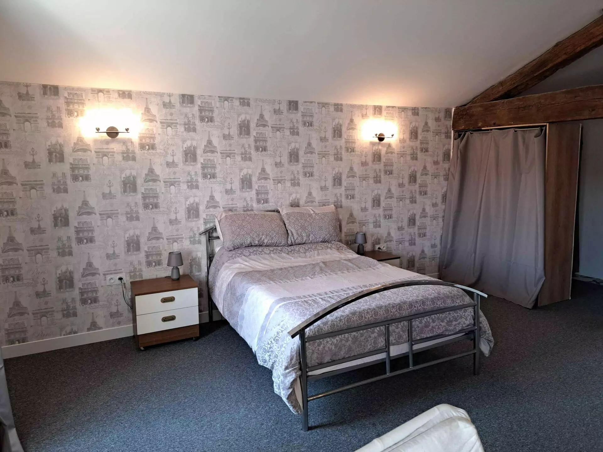 House Of 6 Bedrooms With Renovated Features In [location]