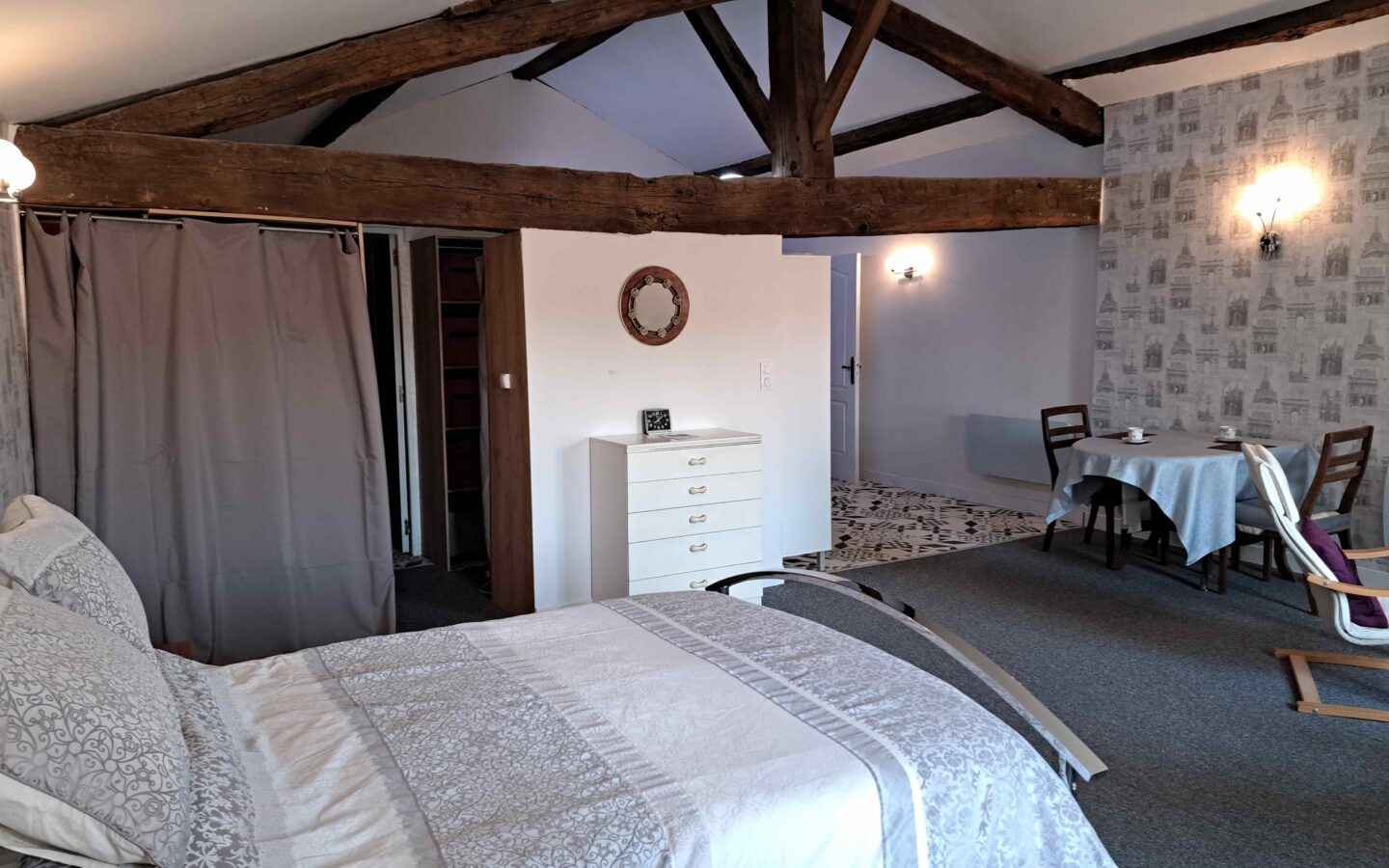 House Of 6 Bedrooms With Renovated Features In [location]