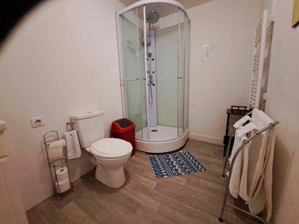 House Of 6 Bedrooms With Renovated Features In [location]