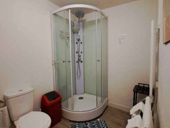 House Of 6 Bedrooms With Renovated Features In [location]