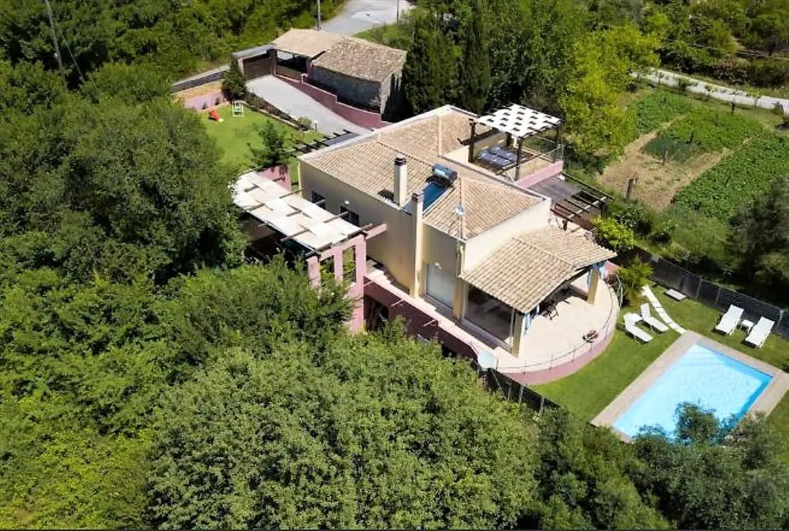 Villa Of 280 M² In Corfu