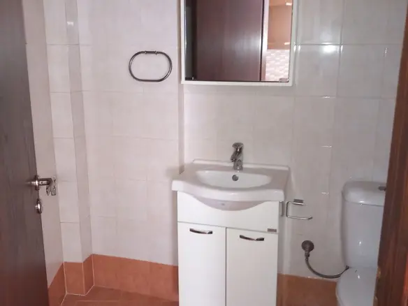 2-bedroom Building In Arachova, Greece (183 M²)