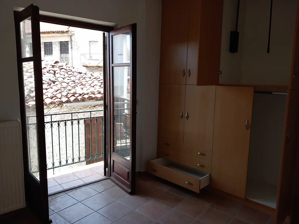 Building Of 183 M² In Arachova