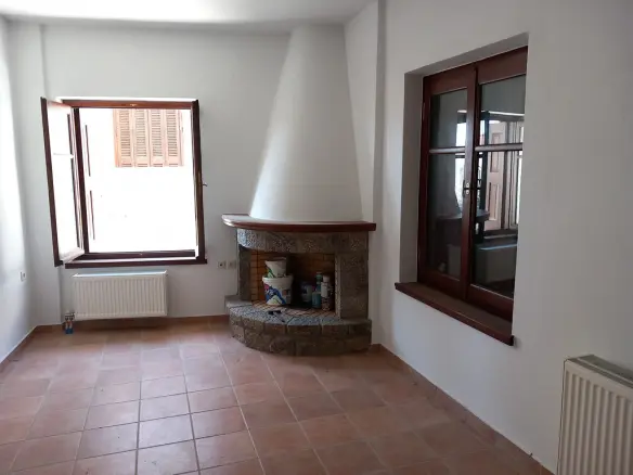 2-bedroom Building In Arachova, Greece (183 M²)