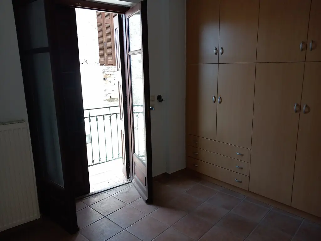 Building Of 183 M² In Arachova