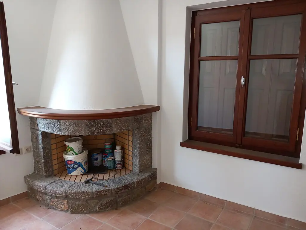 Building Of 183 M² In Arachova