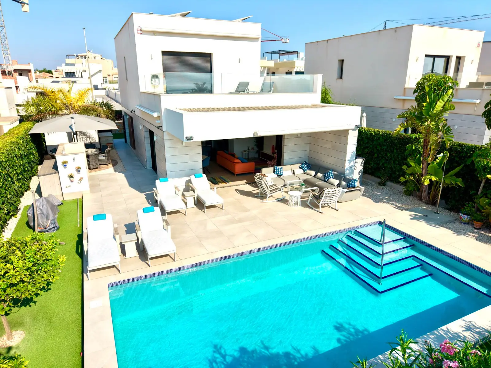 Detached Villa Of 159 M² With In Los Montesinos