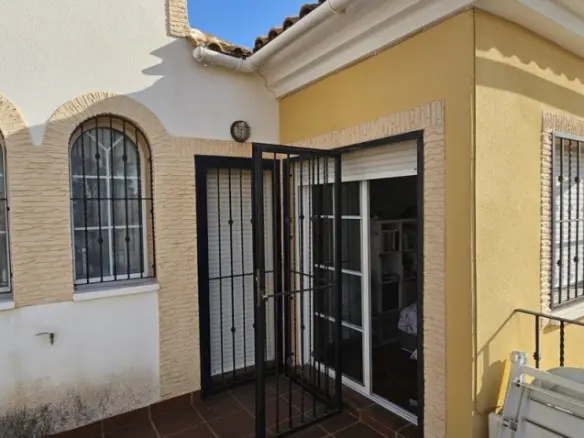 3-bedroom Detached Villa In Lo Crispin, Spain (101 M²)