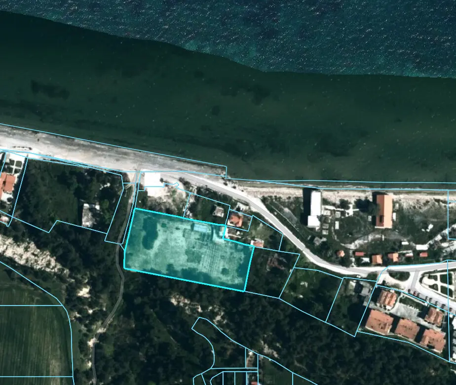 Land Of 5500 M² In The Suburbs Of Thessaloniki