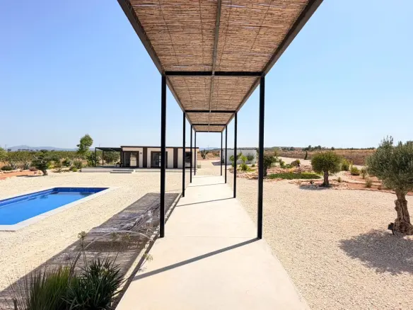 5-bedroom Detached Villa In Pinoso, Spain (255 M²)
