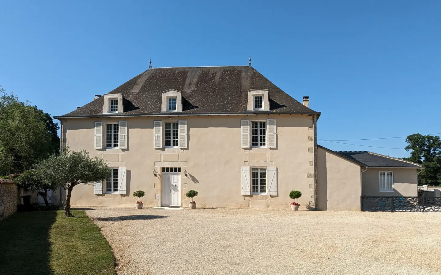 4-bedroom Maison De Maitre In Romagne, France (274 M²)