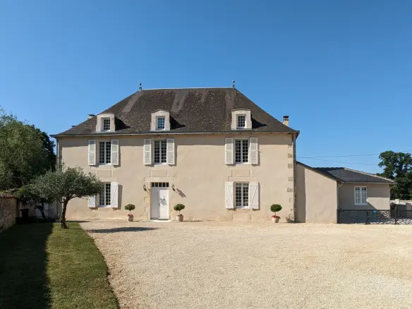 4-bedroom Maison De Maitre In Romagne, France (274 M²)