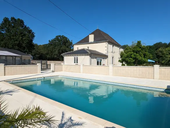 4-bedroom Maison De Maitre In Romagne, France (274 M²)