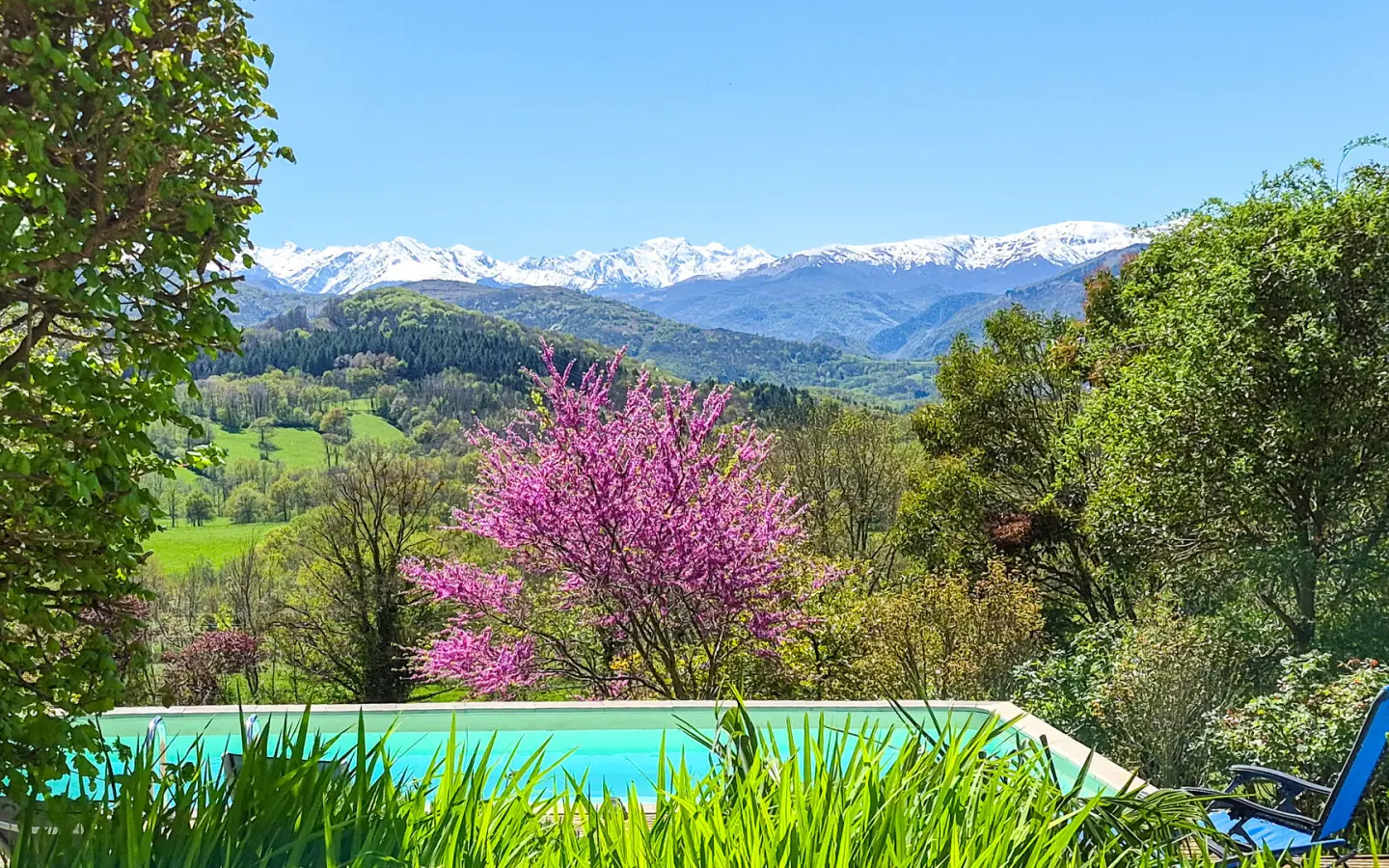 5-bedroom Country House In Soula, France (256 M²)