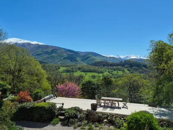 5-bedroom Country House In Soula, France (256 M²)