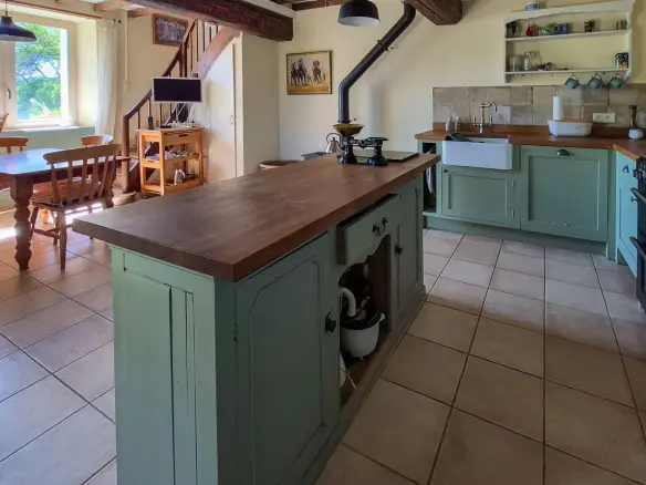 5-bedroom Country House In Soula, France (256 M²)