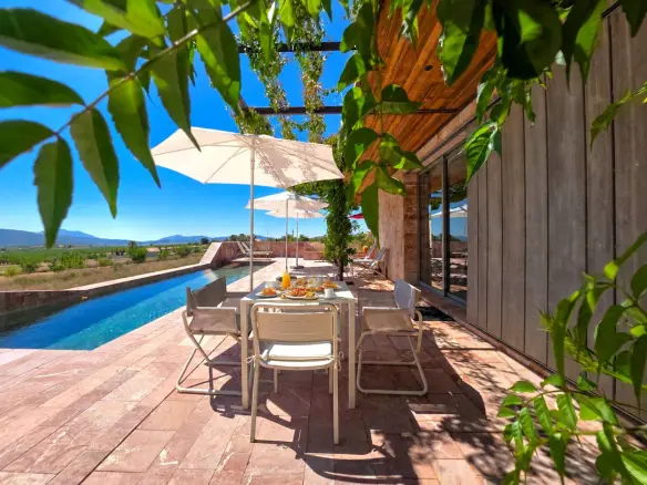3-bedroom Detached Villa In Pinoso, Spain (225 M²)