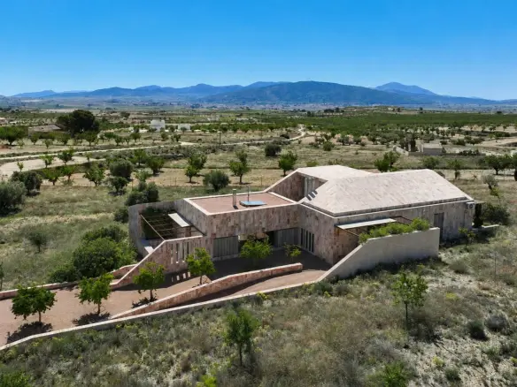 3-bedroom Detached Villa In Pinoso, Spain (225 M²)