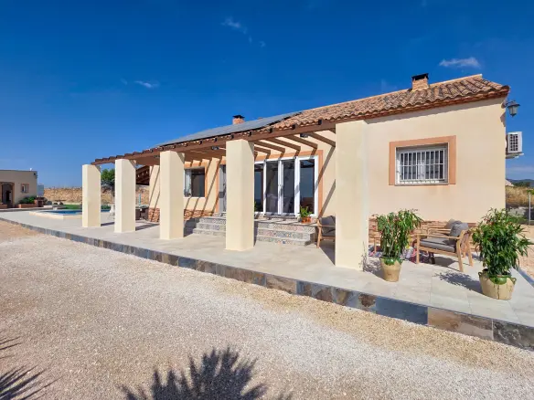3-bedroom Detached Villa In Pinoso, Spain (112 M²)