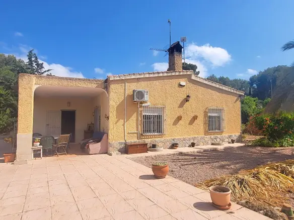 Detached Villa Of 157 M² With Garden In Hondón De Las Nieves