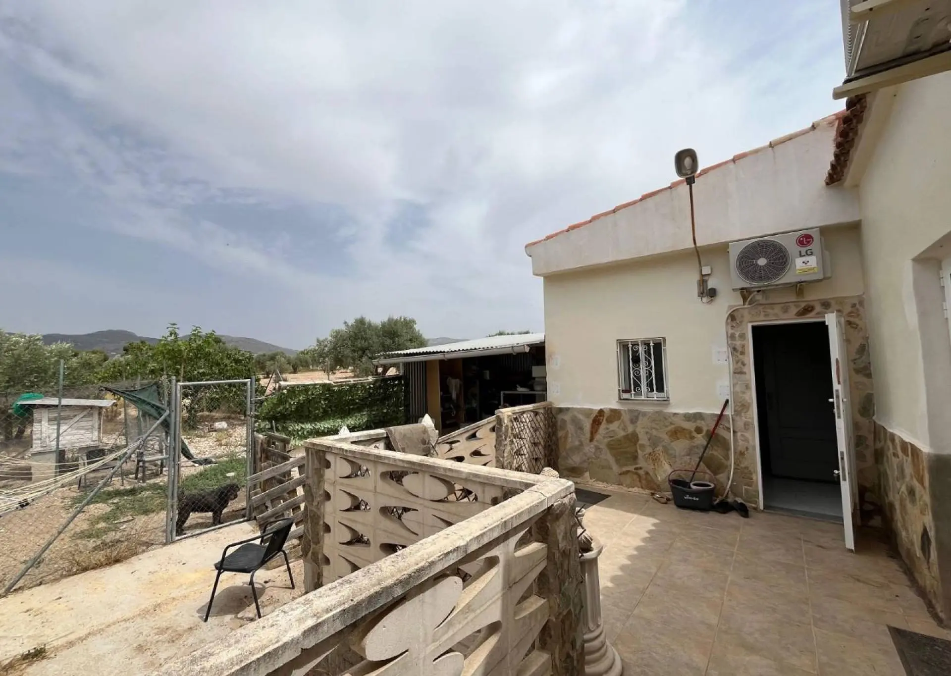 Country House Of 0 M² With In Sax, Spain