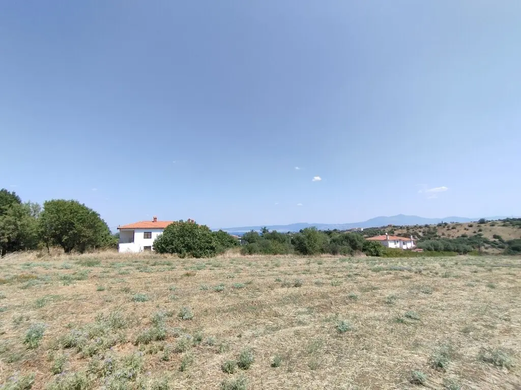 Land Of 4700 M² In The Suburbs Of Thessaloniki