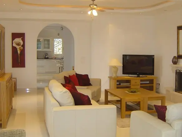 Villa Of 303 M² In Corfu