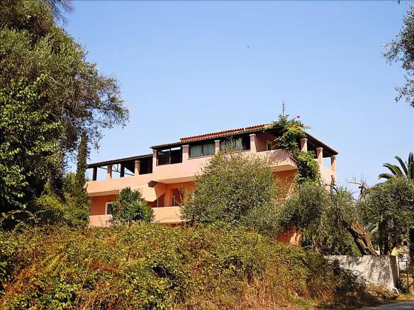 Hotel Of 407 M² In Corfu