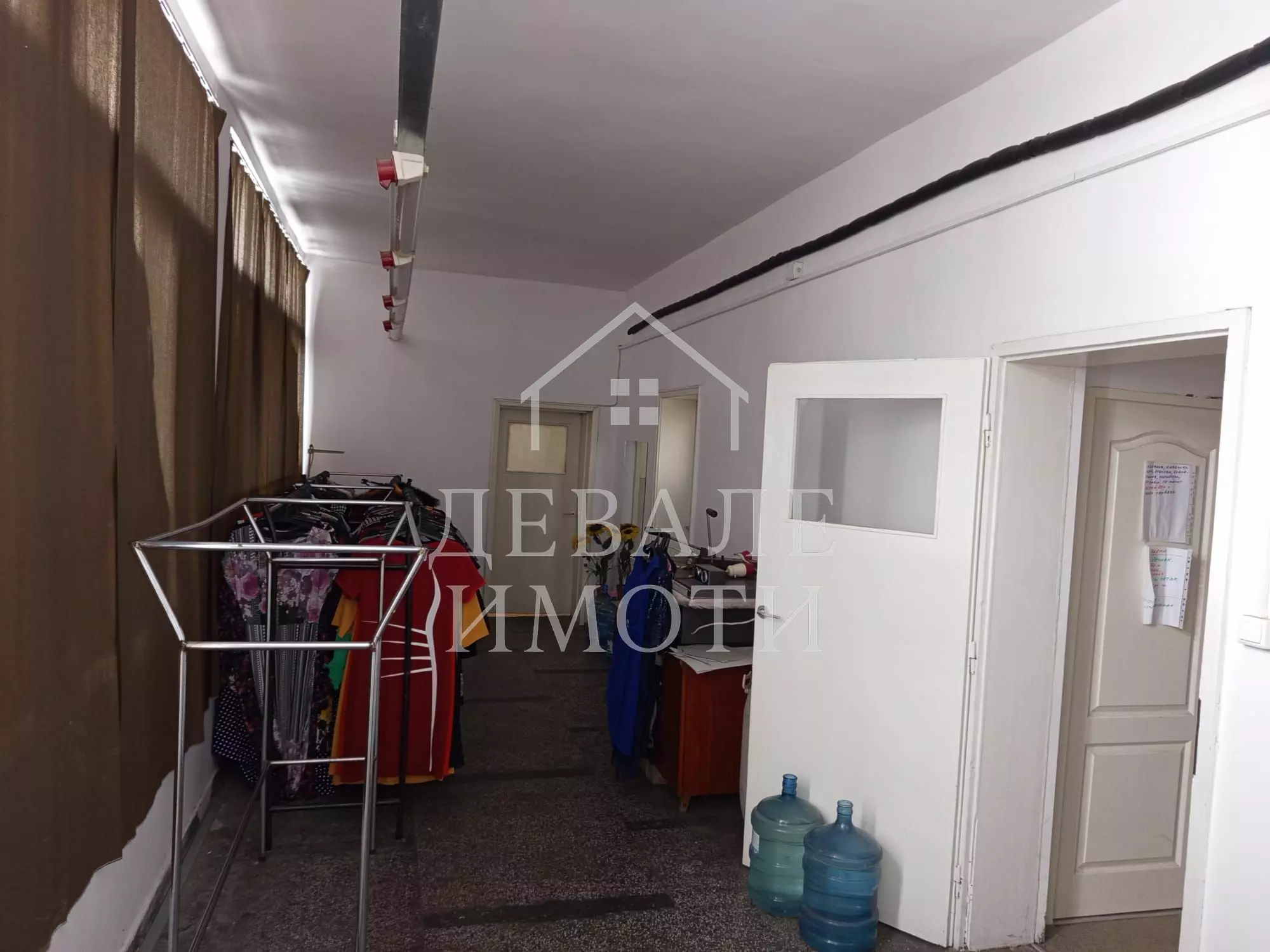 Industrial Property Of [size] With [features] In [location]