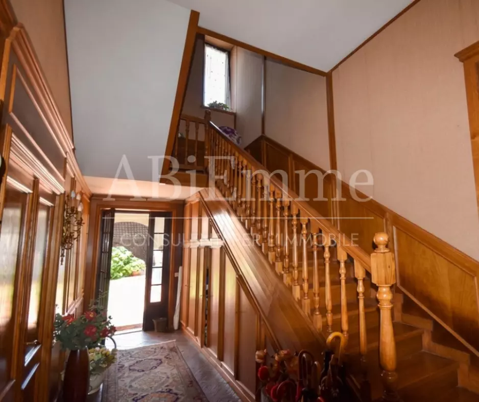 10 Villa Of 230 M² With Garden In Cavallermaggiore