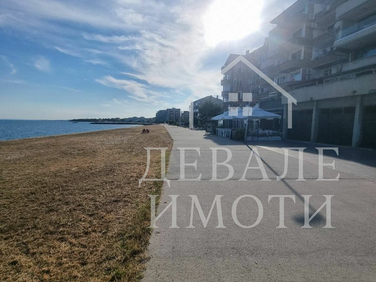 Apartment With Front-facing Sea View In Bulgaria