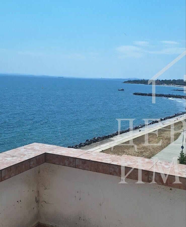 Apartment With Front-facing Sea View In Bulgaria