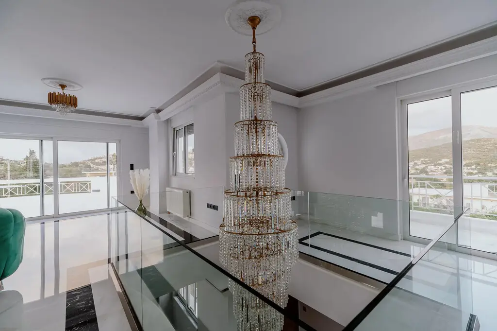 Villa Of 810 M² In Athens