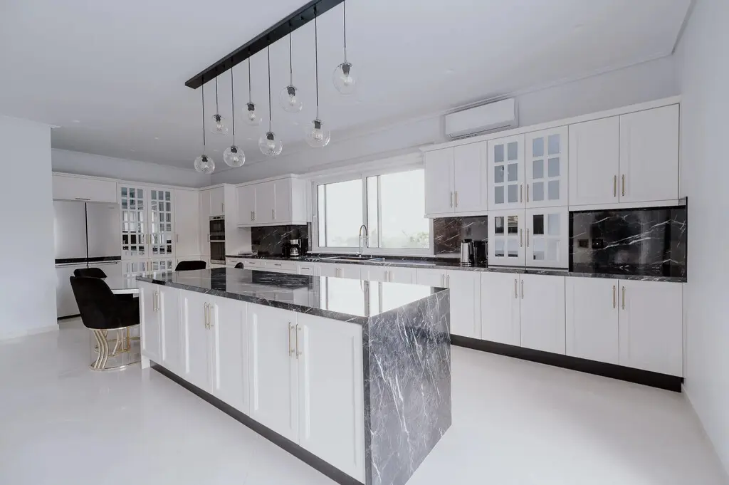 Villa Of 810 M² In Athens