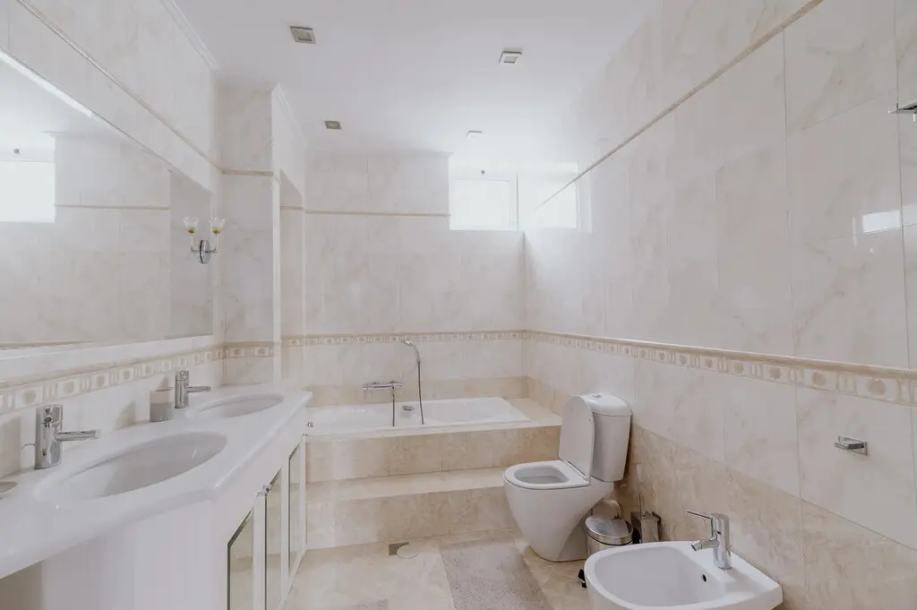 Villa Of 810 M² In Athens