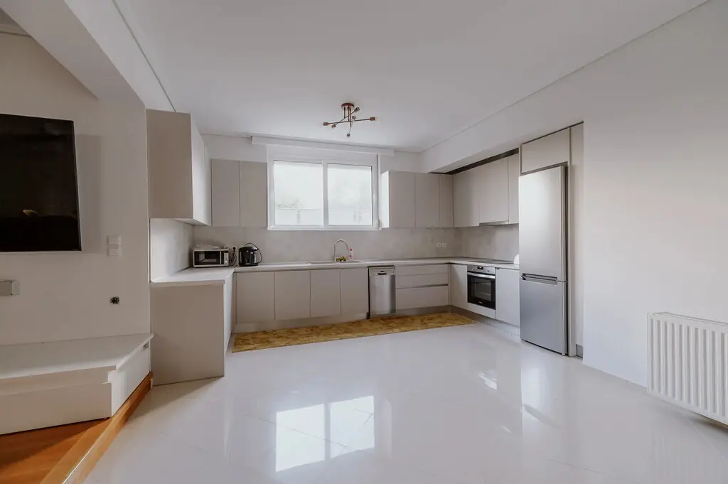 Villa Of 810 M² In Athens