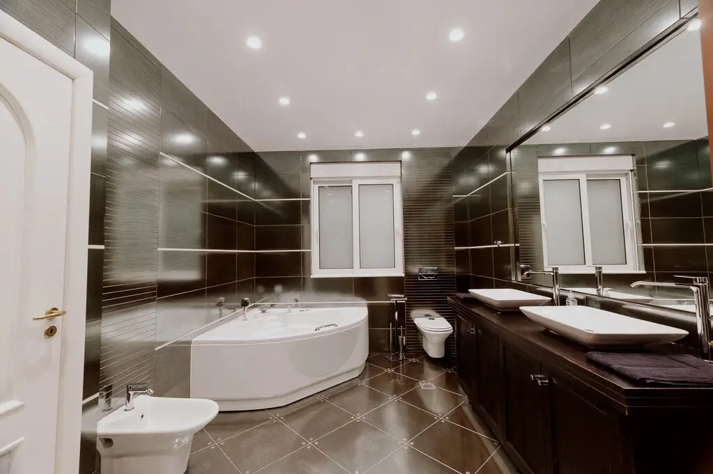 Villa Of 810 M² In Athens