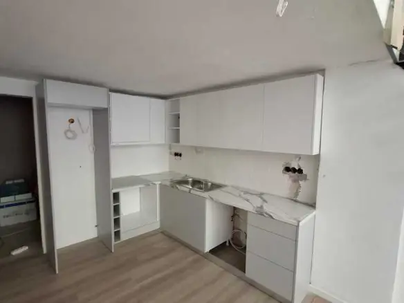 3-bedroom Flat In Patisia, Greece (94 M²)
