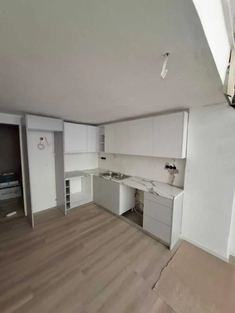 Flat Of 94 M² In Athens