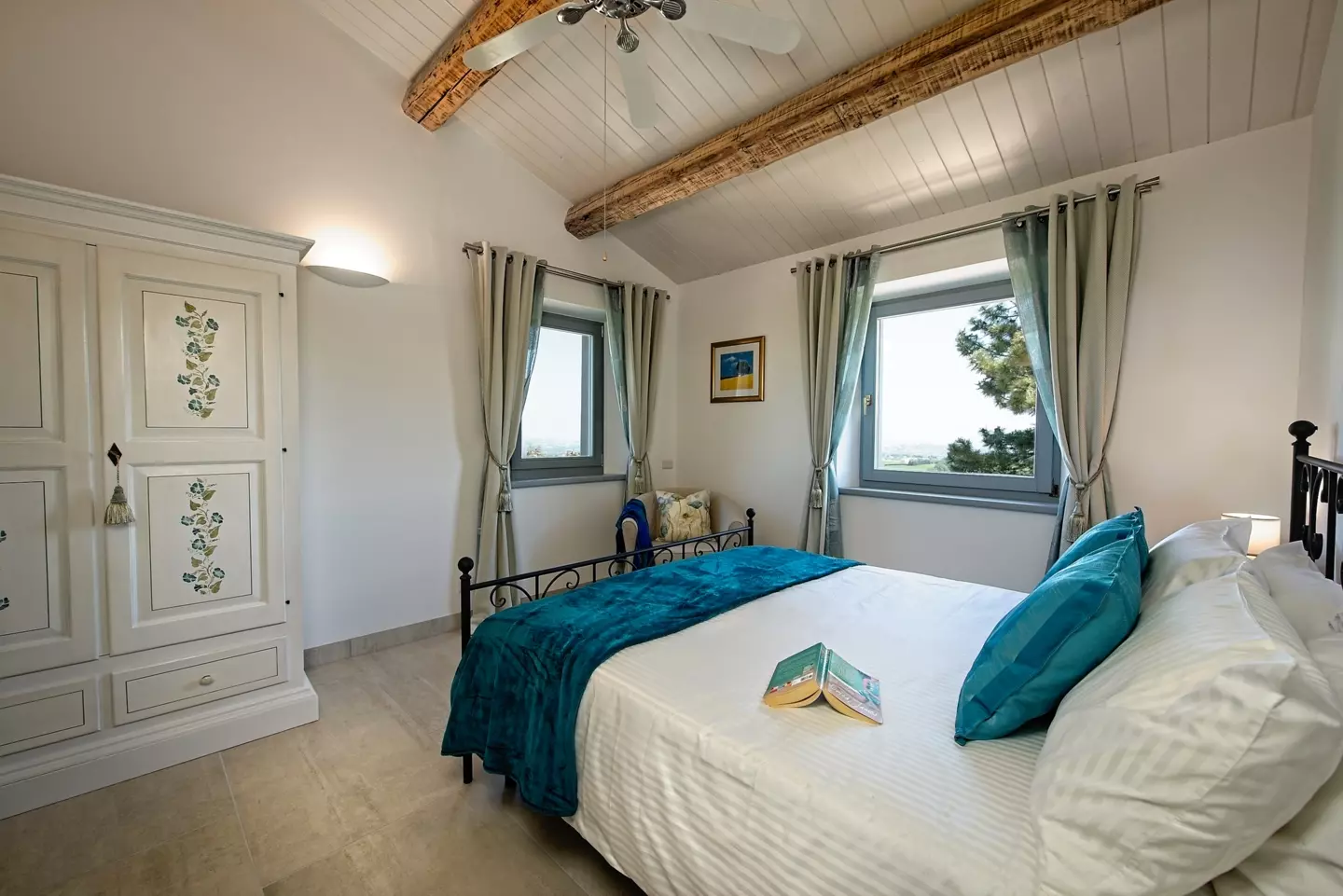 Farmhouse Of 200 M² With Restored Features In Rural Charm