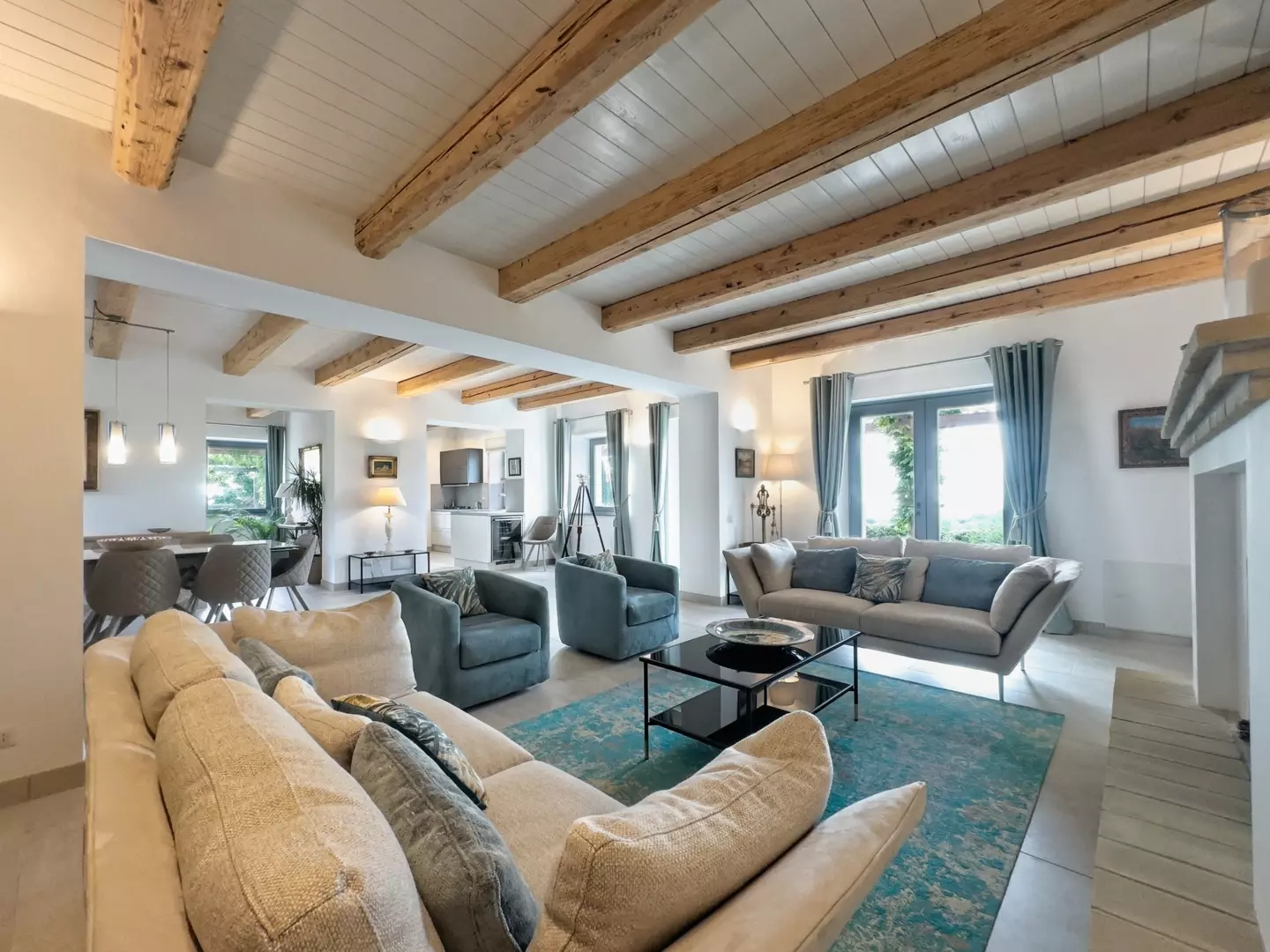 Farmhouse Of 200 M² With Restored Features In Rural Charm