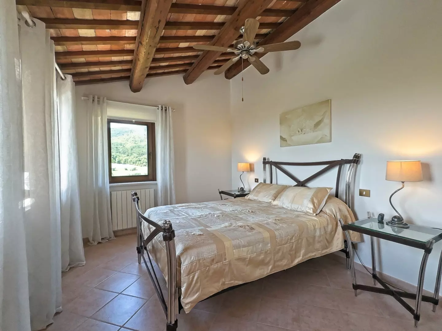 Farmhouse Of 200 M² With Restored Features In Rural Charm