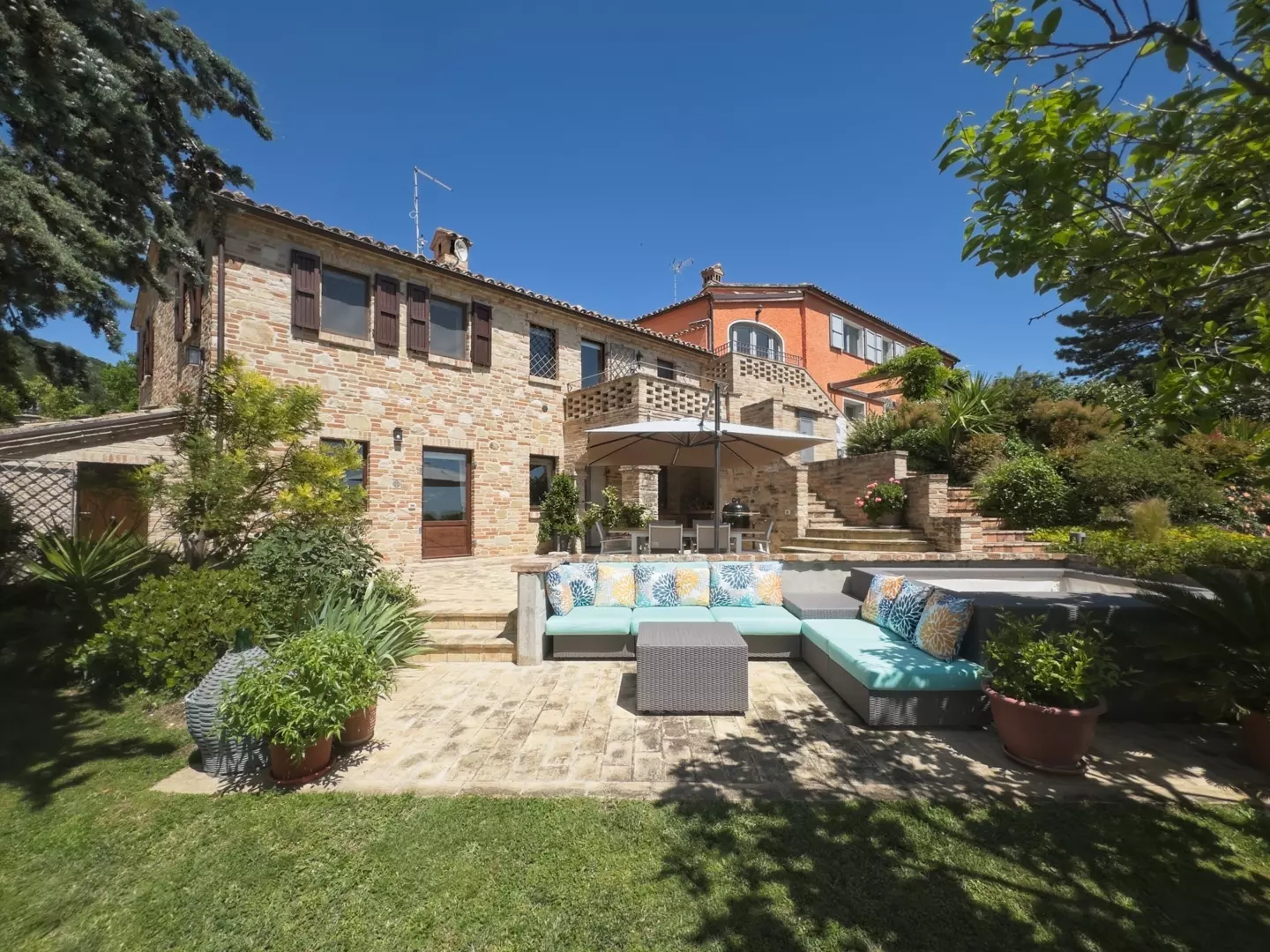 A Prestigious Property Blending Modern Luxury With Authentic Rural Charm In San Lorenzo, Treia