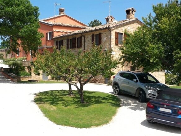 A Prestigious Property Blending Modern Luxury With Authentic Rural Charm In San Lorenzo, Treia