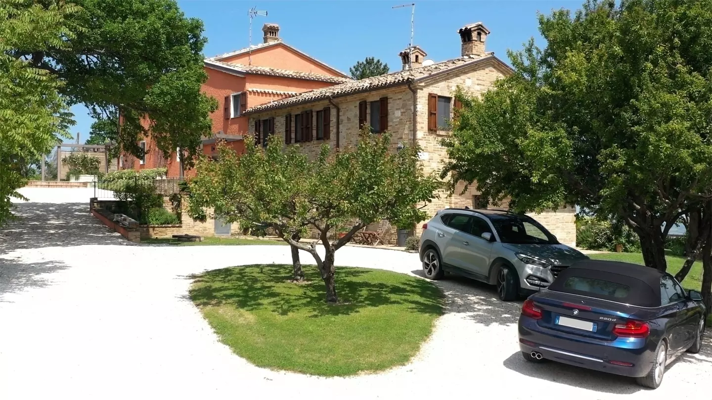 Farmhouse Of 200 M² With Restored Features In Rural Charm