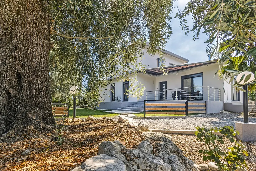 Detached House Of 170 M² In Corfu