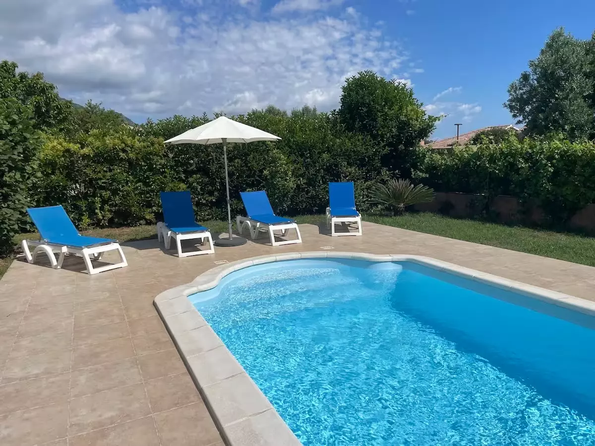 1E3B3840-19EE-496F-8807-841B545EAEE9_1_102_o Villa En Corse