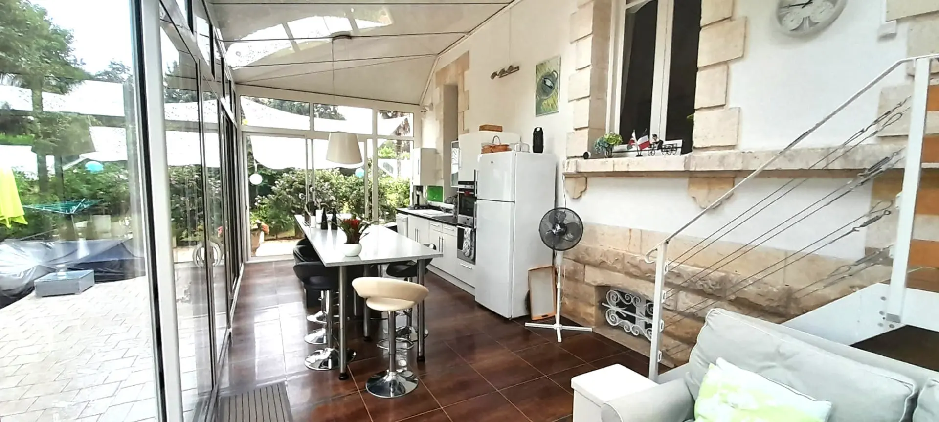 House Of 200 M² With 5 Bedrooms And Guest House, Pool In Verteuil Sur Charente